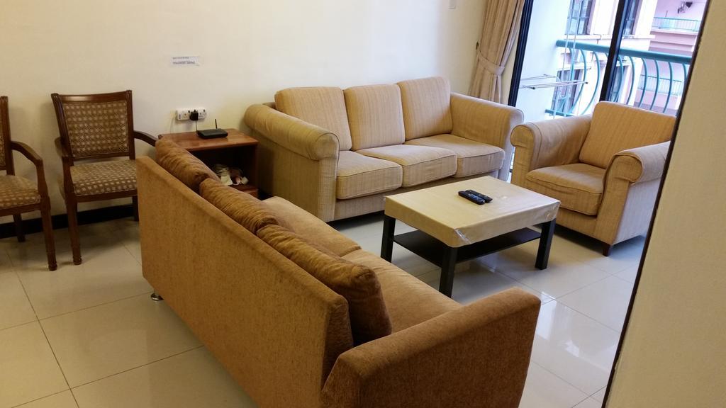 Marina Court Kota Kinabalu- Bigger Group Stay Together- 6 Bedroom Apartments Room photo